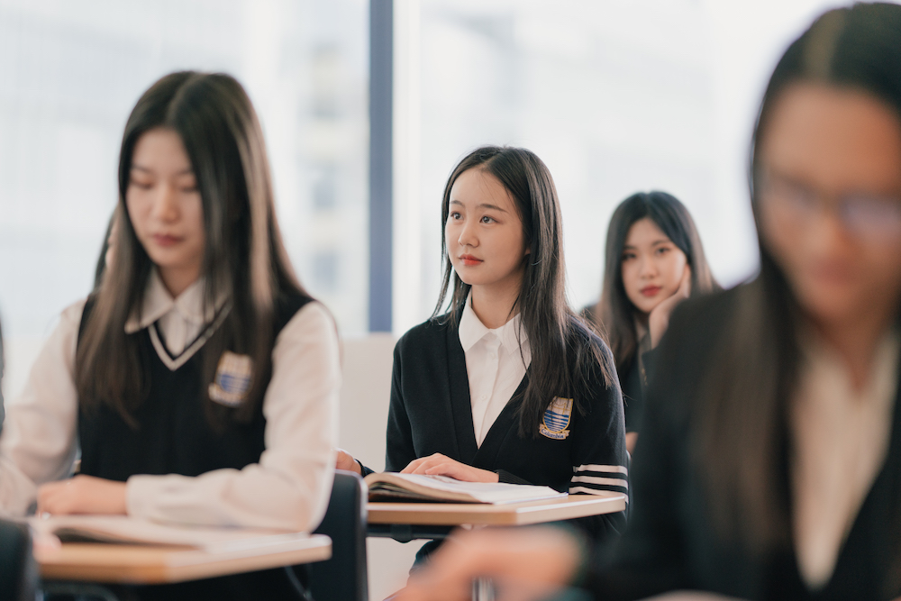 high school students studying advanced classroom Vancouver private school